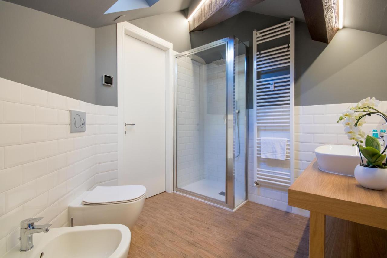 Aqualago Casa Vacanze Suite Verbania Bagian luar foto