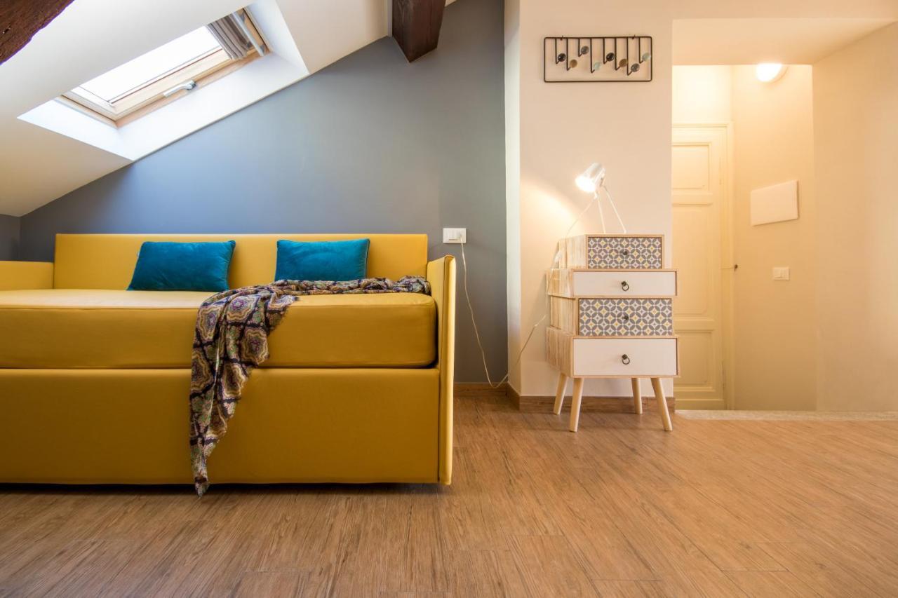 Aqualago Casa Vacanze Suite Verbania Bagian luar foto