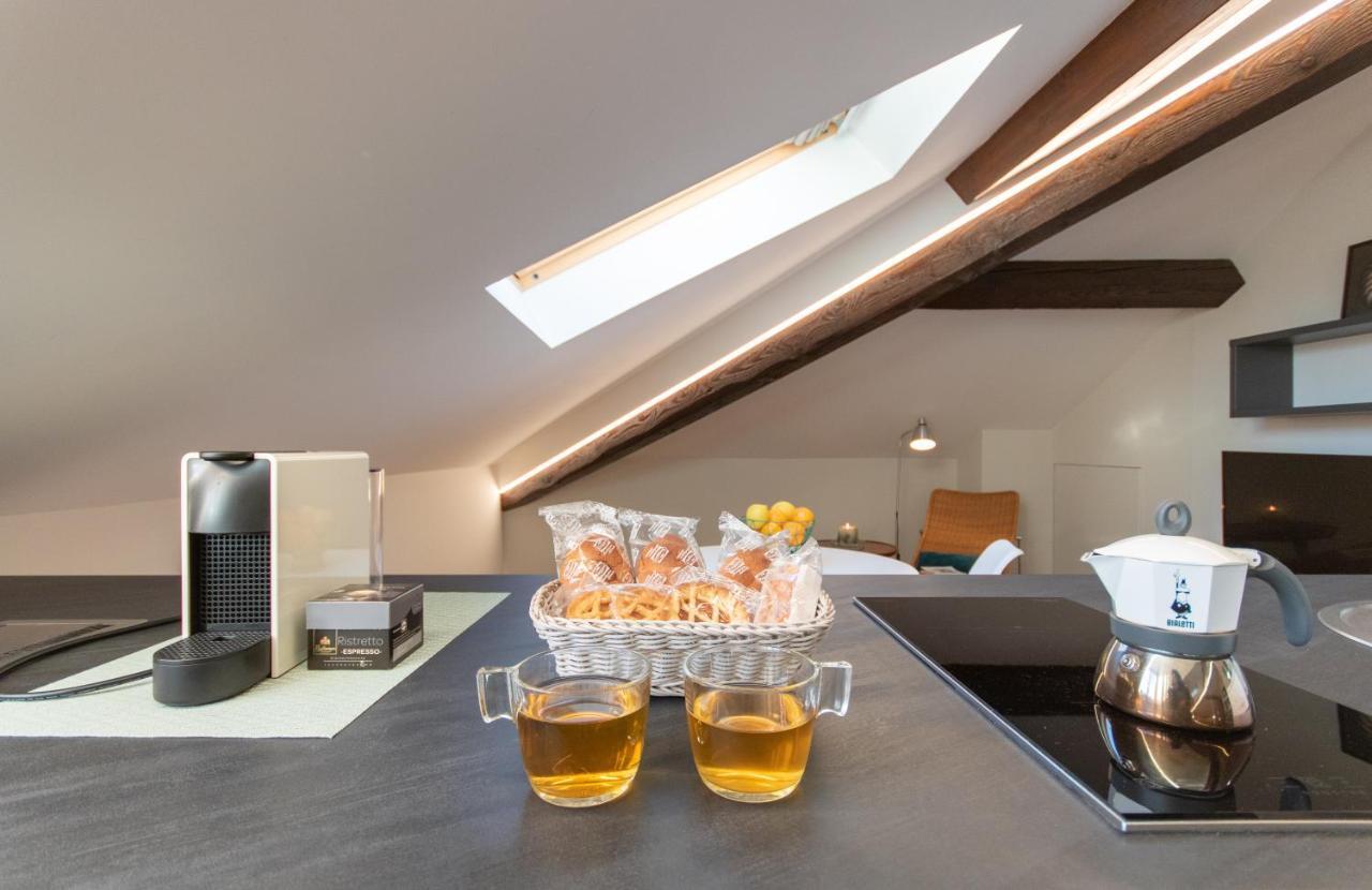 Aqualago Casa Vacanze Suite Verbania Bagian luar foto