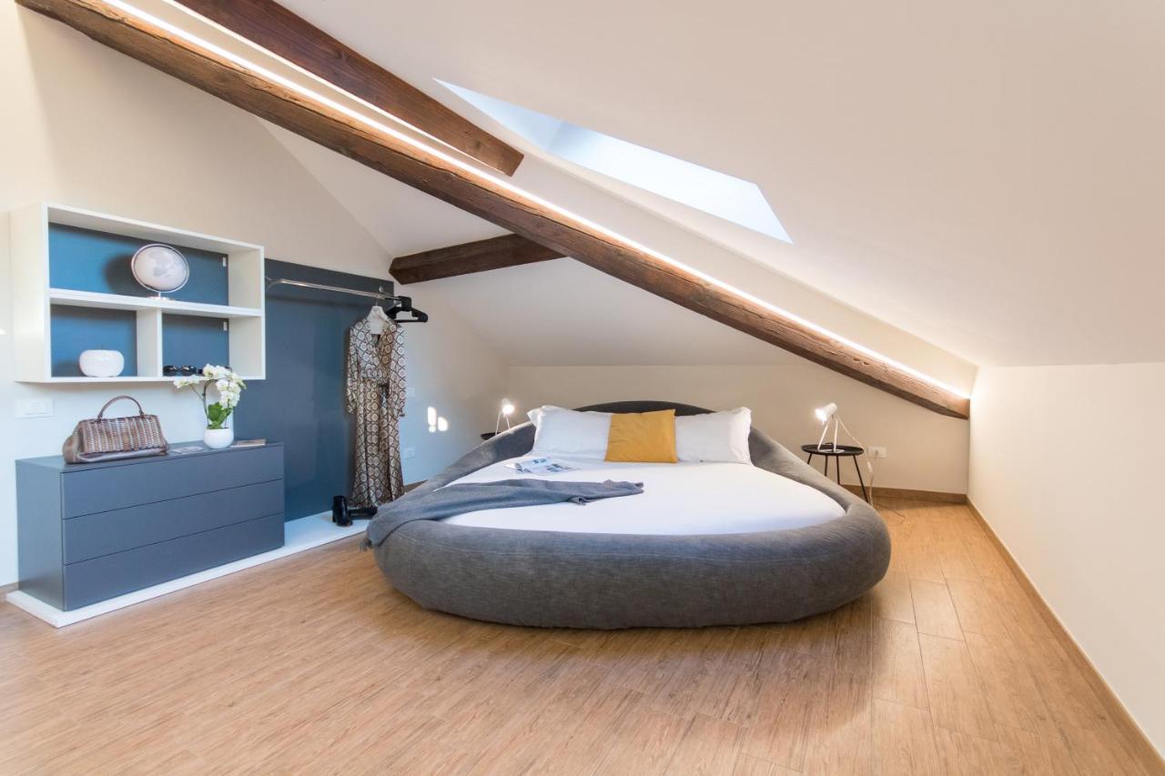 Aqualago Casa Vacanze Suite Verbania Bagian luar foto