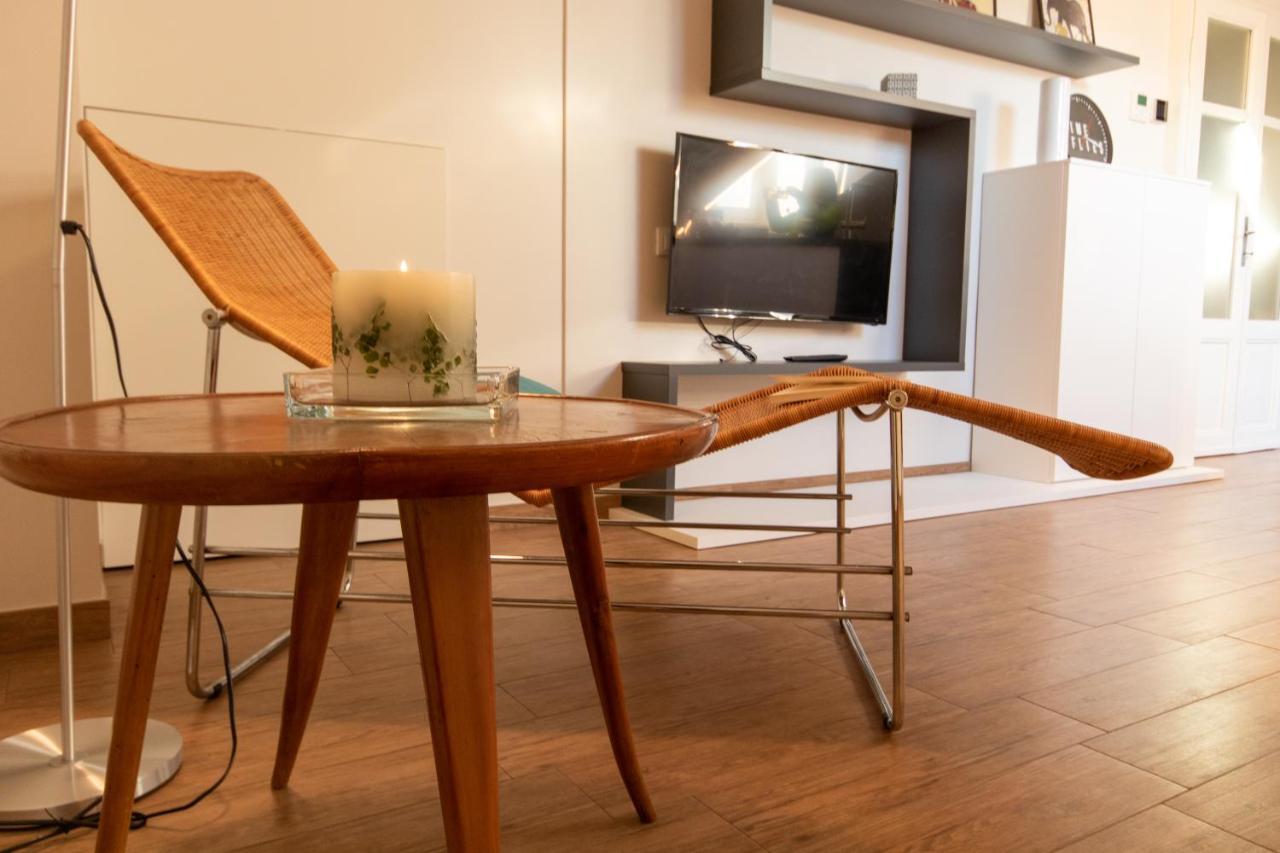 Aqualago Casa Vacanze Suite Verbania Bagian luar foto