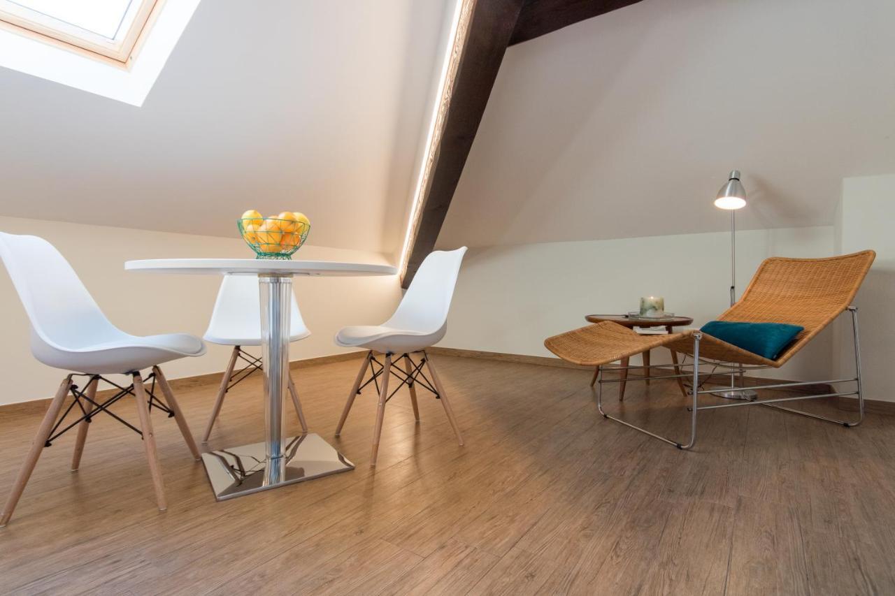 Aqualago Casa Vacanze Suite Verbania Bagian luar foto