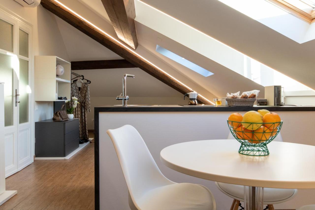 Aqualago Casa Vacanze Suite Verbania Bagian luar foto
